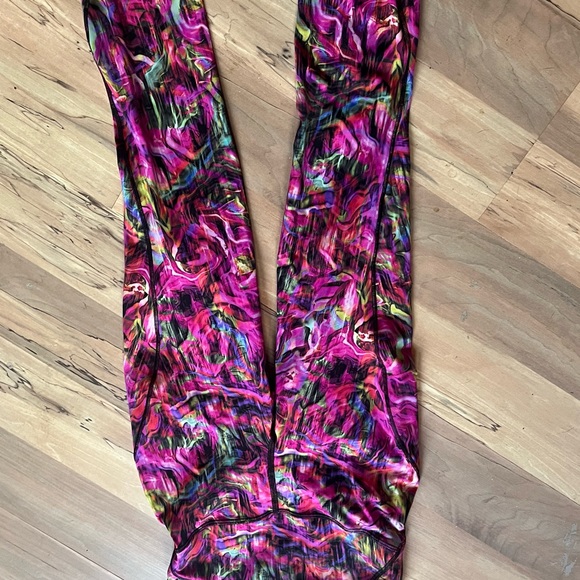 lululemon size 4 leggings - Picture 3 of 6